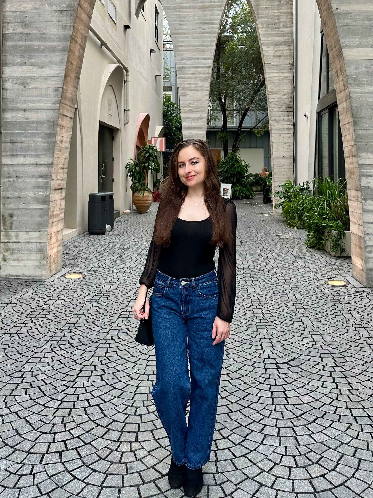 Petite High Rise Relaxed Fit Boyfriend Jeans - Dark Wash