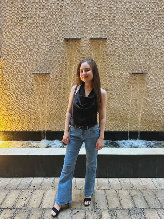 Petite Mid-Rise Flare Jeans - Medium Wash